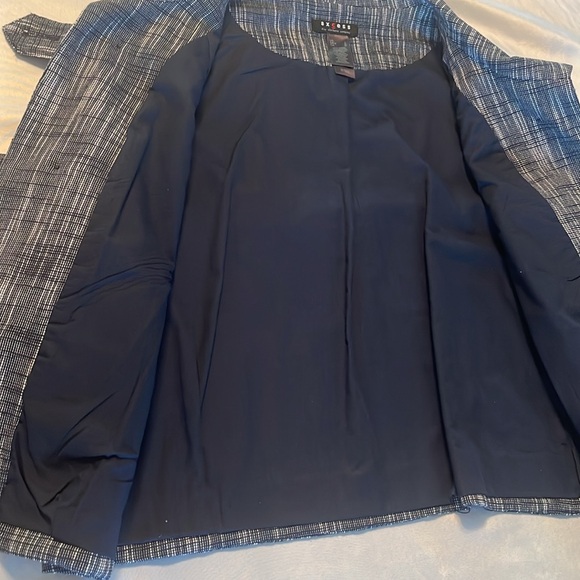 Liz Claiborne Suit Jacket - Picture 4 of 9